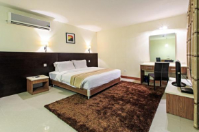 Гостиница The Orchard Cebu Hotel & Suites  Себу